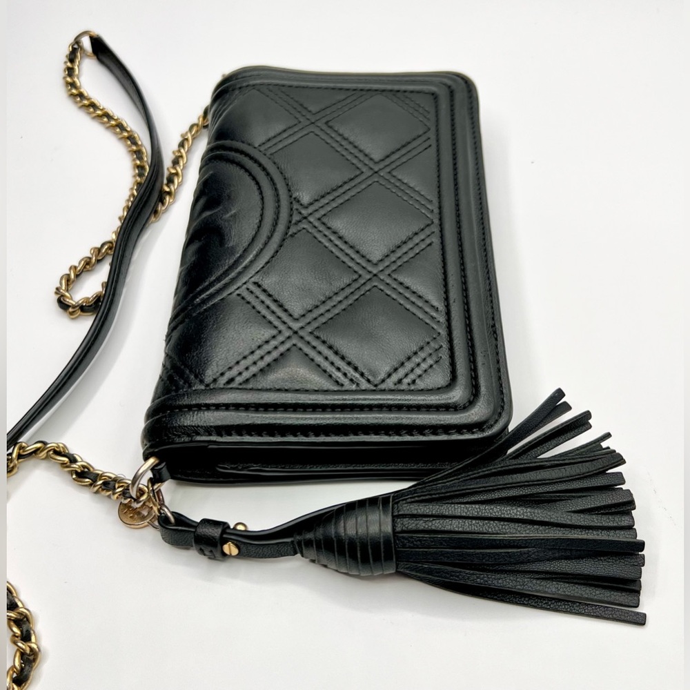 ❌❌ SOLD❌❌ Tory Burch Black Quilted Crossbody Bag with Tassel - Picture 4 of 15